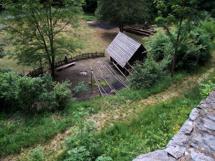 Stará huť u Adamova - experimentální železářský okrsek po květnové akci