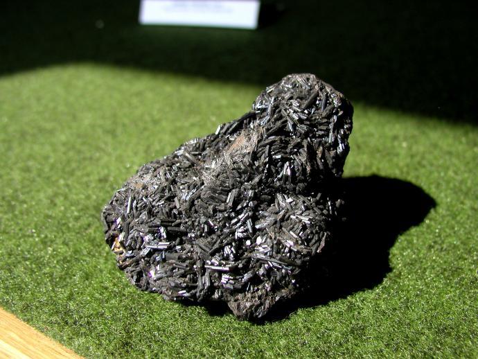 Prizmatické krystaly goethitu z Cornwallu